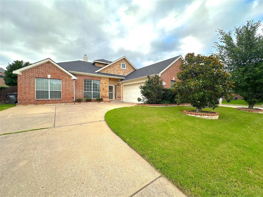 1579 Poets Way Allen, TX 75002 - Photo 2 of 34