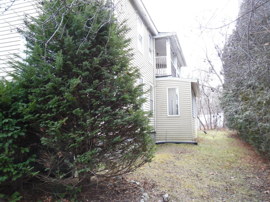 10 Clinton Avenue Rutland, VT 05701 - Photo 4 of 13