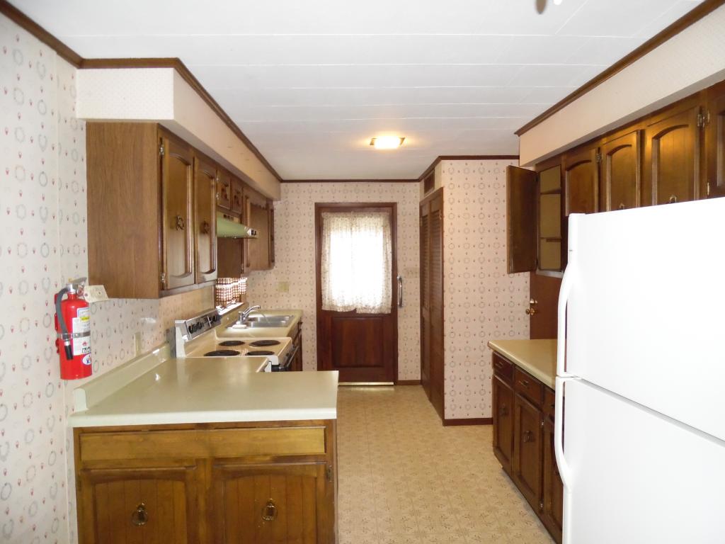 10 Clinton Avenue Rutland, VT 05701 - Photo 9 of 13