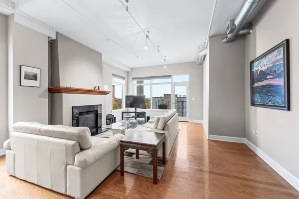 $2,750 | 117 30th Avenue North, Unit 601, Nashville, TN 37203