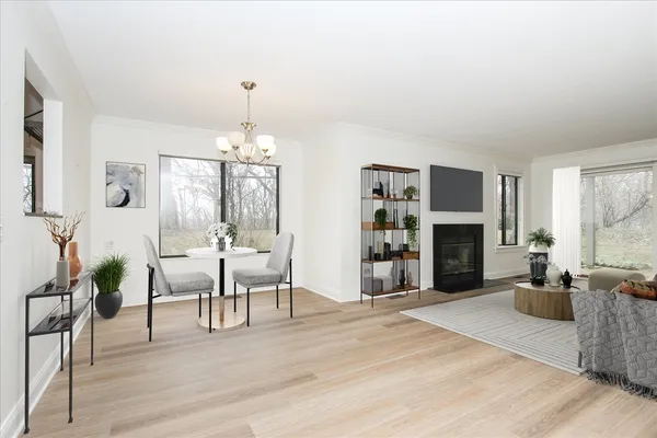 $319,900 | 981 Longmeadow Court, Unit 1030, Lake Barrington, IL 60010