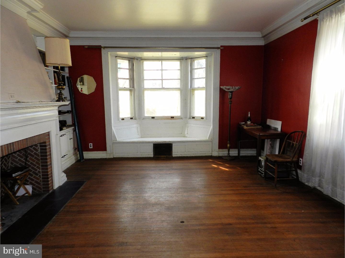 6445 Drexel Road Philadelphia, PA 19151 - Photo 9 of 18 Living Room