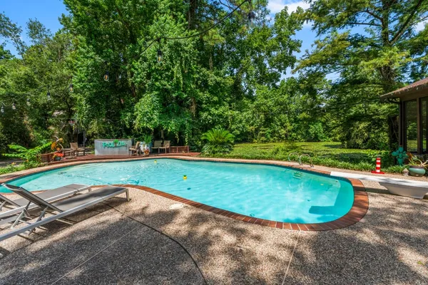 $1,500,000 | 426 Nursery Road, The Woodlands, TX 77380