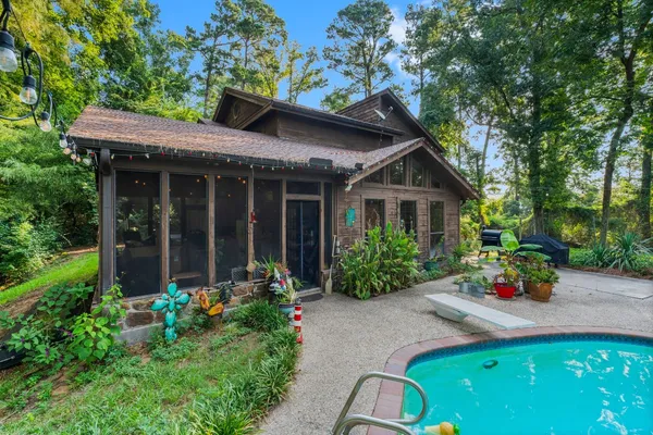 $1,500,000 | 426 Nursery Road, The Woodlands, TX 77380