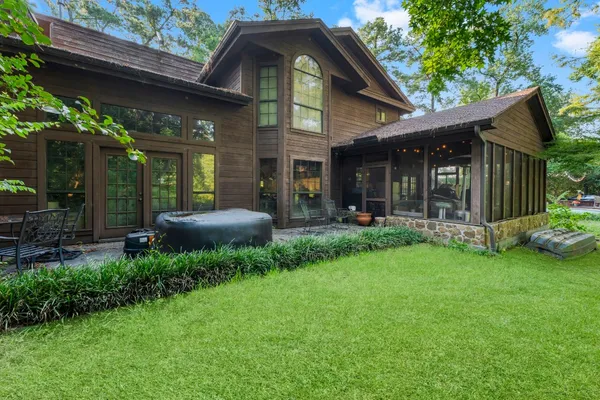 $1,500,000 | 426 Nursery Road, The Woodlands, TX 77380