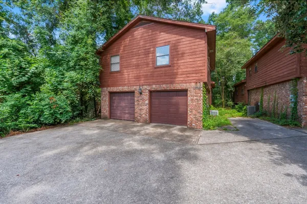 $1,500,000 | 426 Nursery Road, The Woodlands, TX 77380