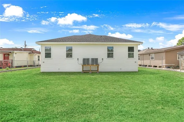 $1,750 | 406 Community Street, Arabi, LA 70032
