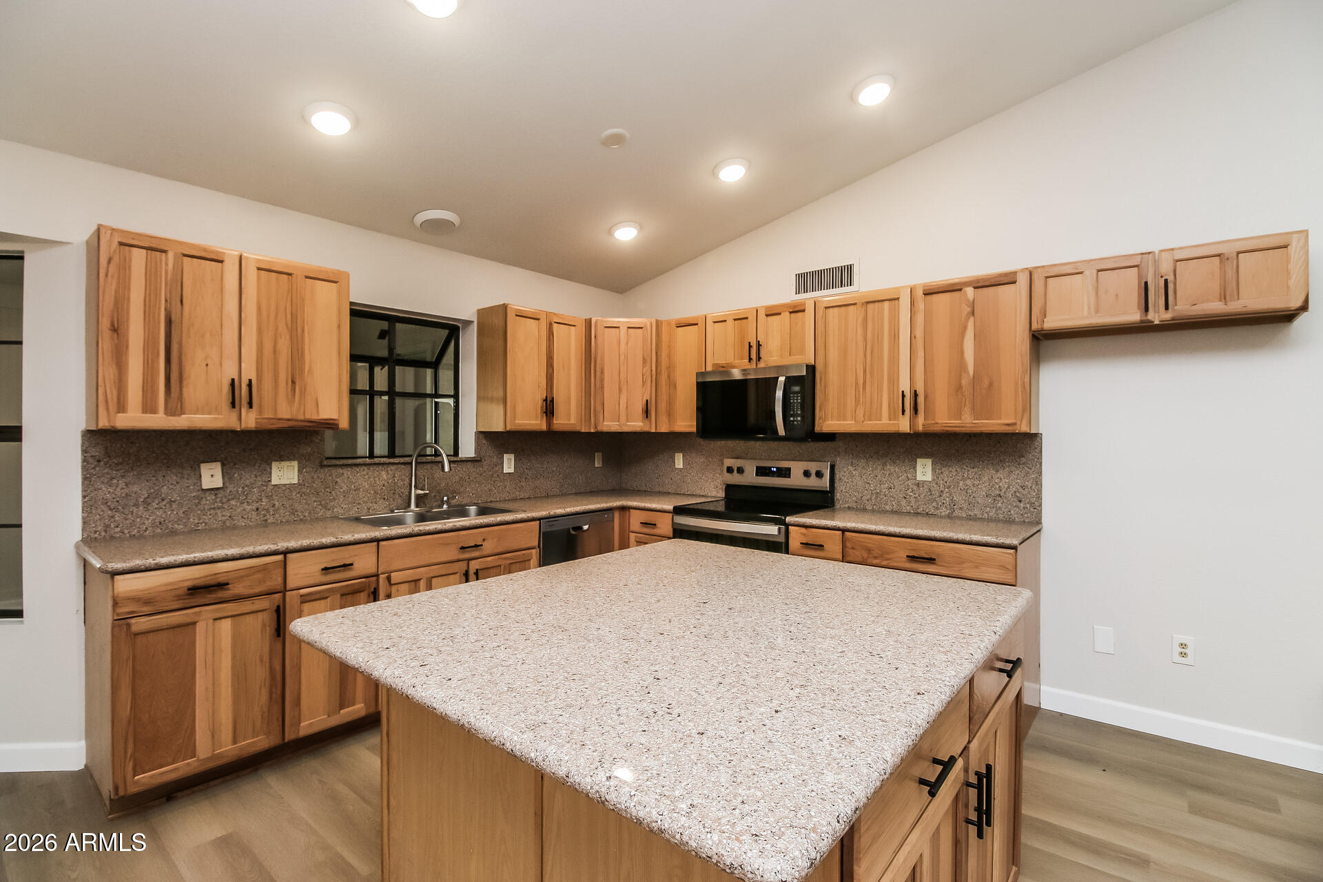 3961 North Val Vista Road Apache Junction, AZ 85119 - Photo 7 of 15 007-photo-Kitchen-119e1ebf-1ac5-4514-960