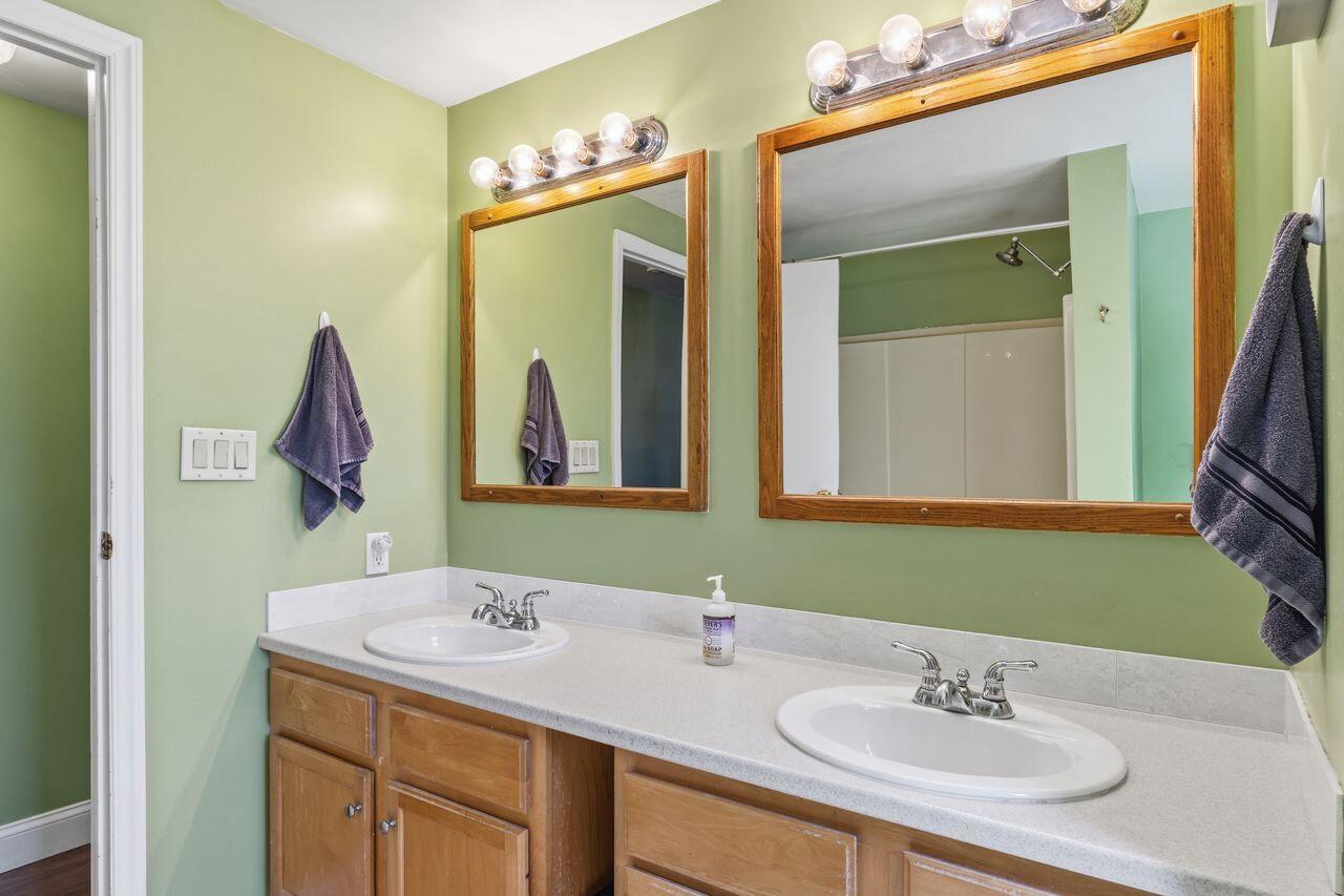 585 Bridgton Road Sebago, ME 04029 - Photo 16 of 38 k8t4vN7Q
