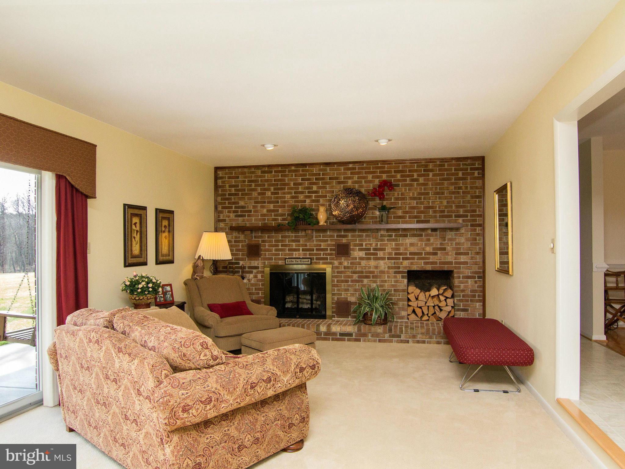 406 Obrecht Road Sykesville, MD 21784 - Photo 4 of 30 Living Room