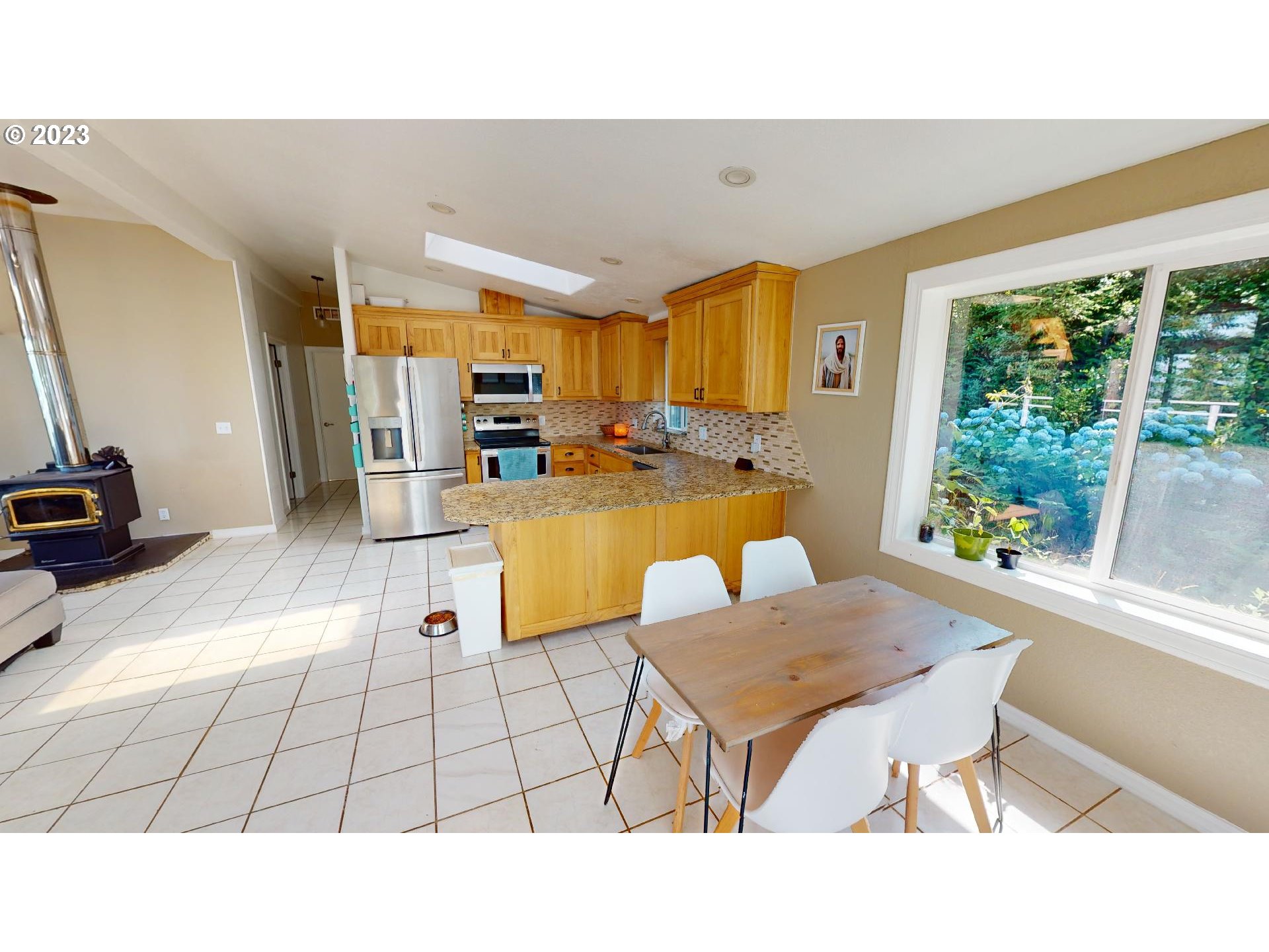 29281 North Grizzly Road Gold Beach, OR 97444 - Photo 11 of 48 Dining Room