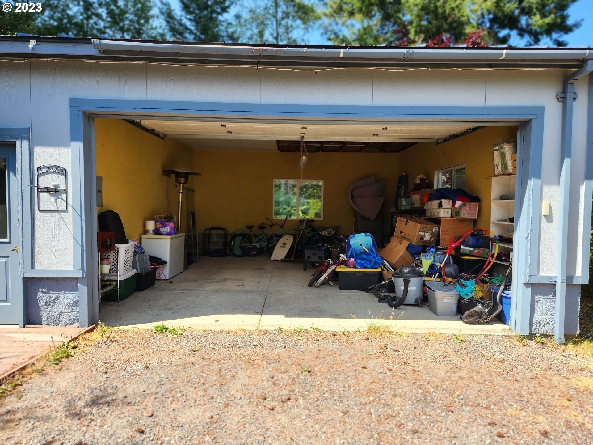 29281 North Grizzly Road Gold Beach, OR 97444 - Photo 23 of 48 Garage