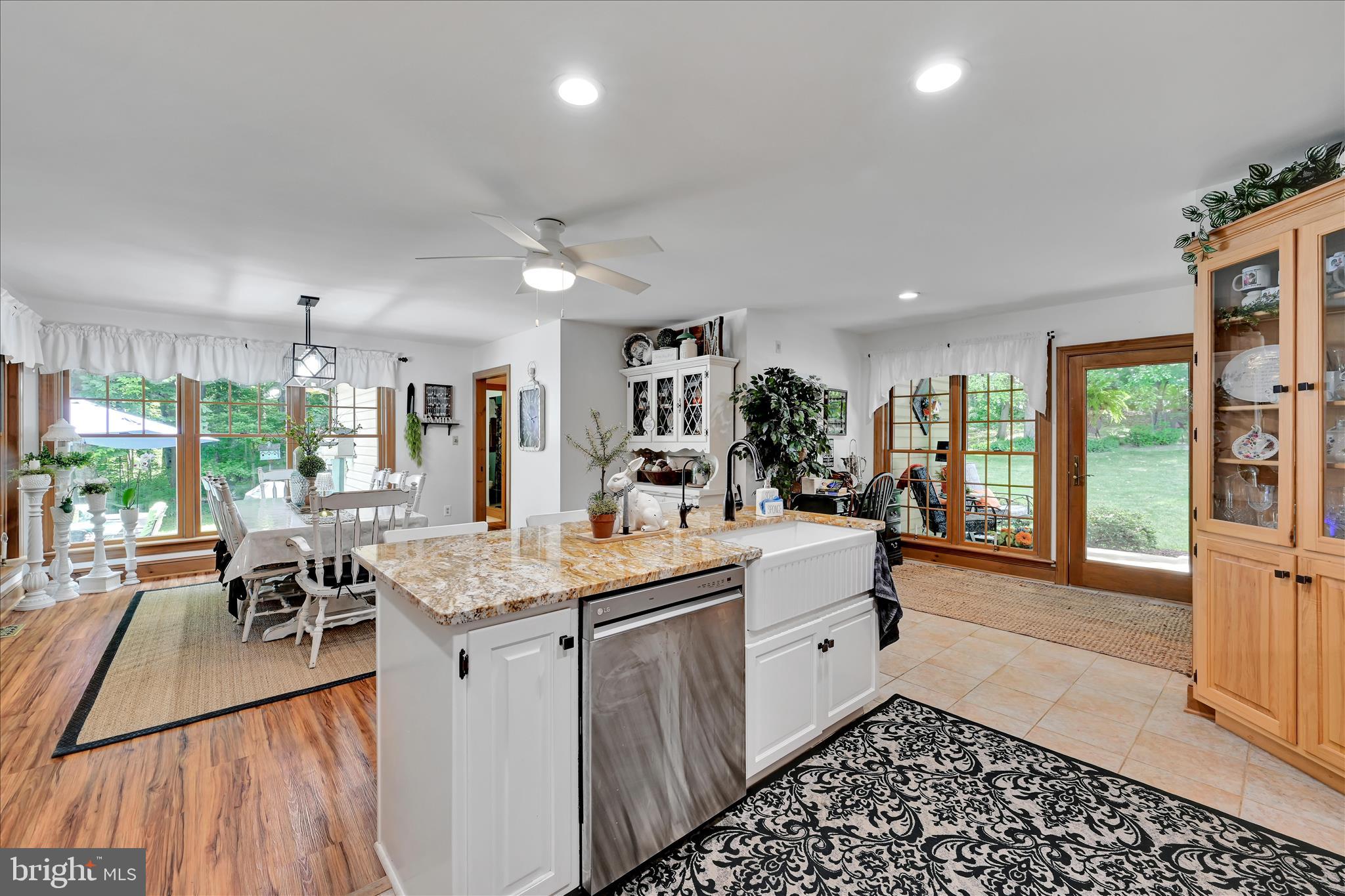 198 Friends Road Nottingham, PA 19362 - Photo 22 of 60 Kitchen