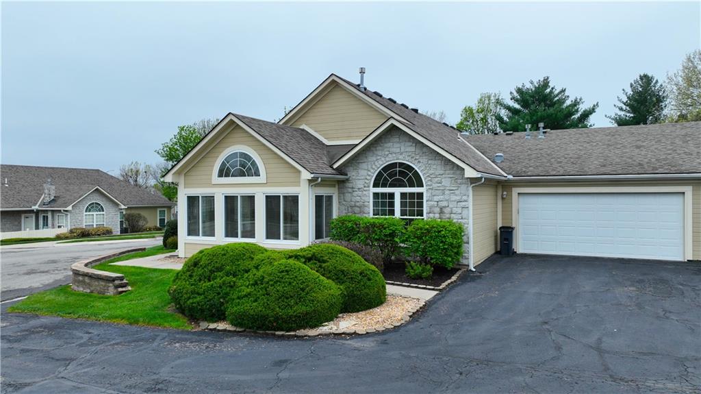 11392 South Pflumm Road Olathe, KS 66215 - Photo 2 of 41