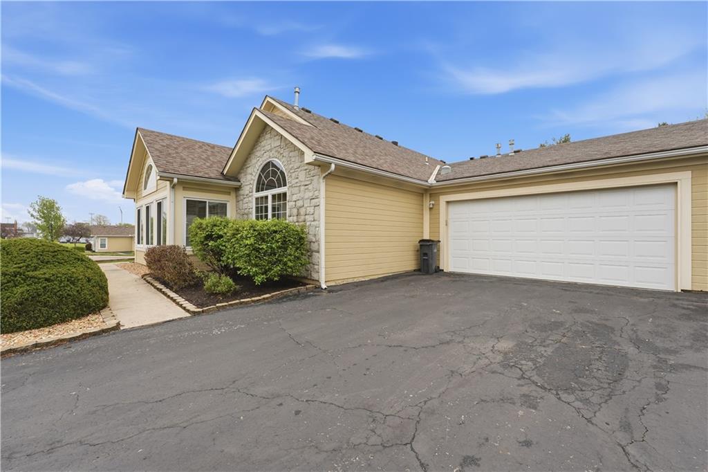 11392 South Pflumm Road Olathe, KS 66215 - Photo 40 of 41