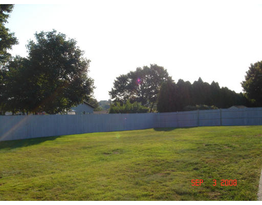51 River Road Somerset, MA 02725 - Photo 5 of 13 Gallery Image 5