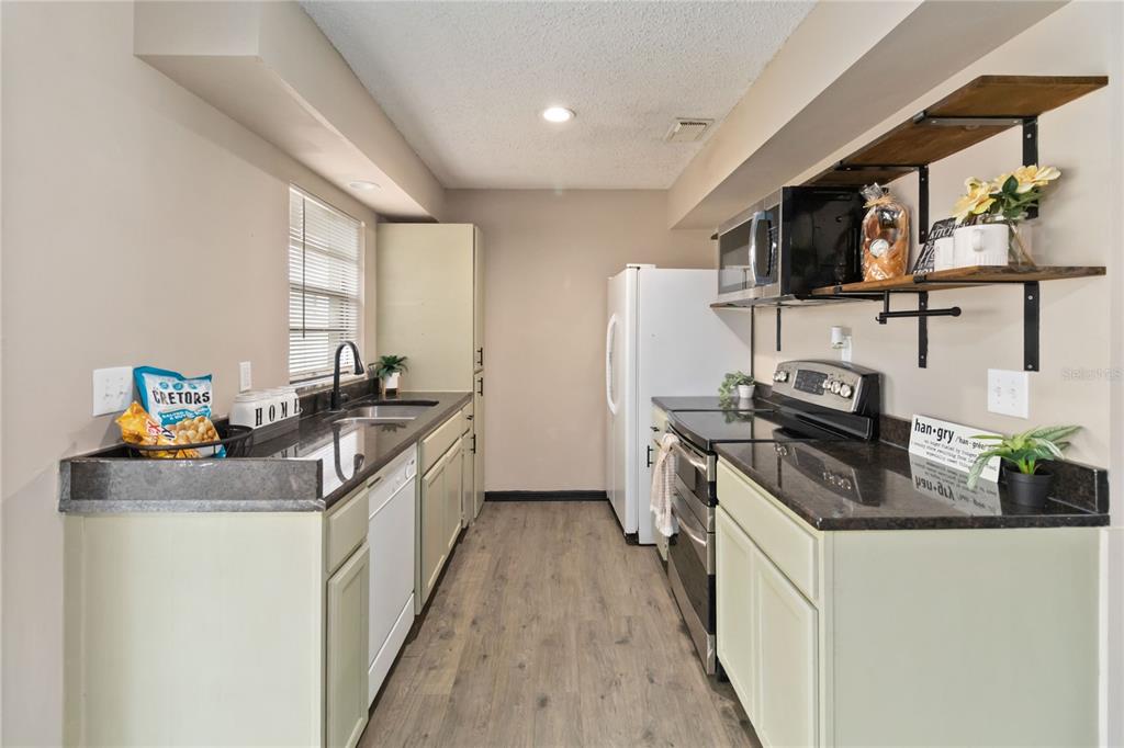 608 Dora Avenue Tavares, FL 32778 - Photo 11 of 28