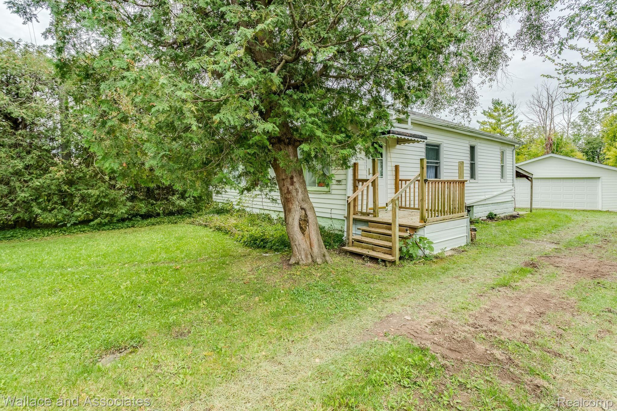 246 South Loree Road Carsonville, MI 48419 - Photo 2 of 43 246 S Loree Rd (21 of 43).jpg