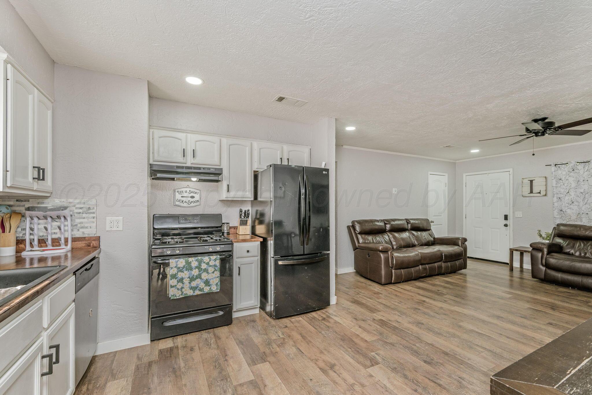 5207 South Travis Street Amarillo, TX 79110 - Photo 7 of 24 5207 S Travis St 10