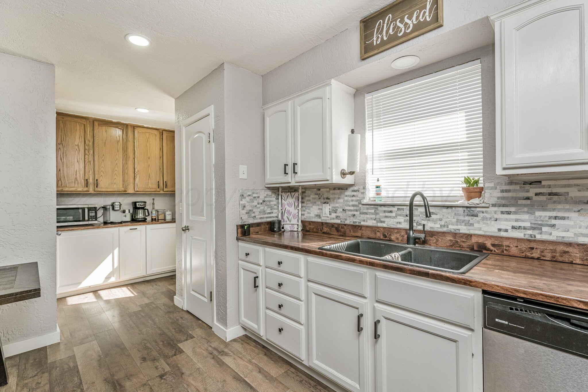 5207 South Travis Street Amarillo, TX 79110 - Photo 8 of 24 5207 S Travis St 11