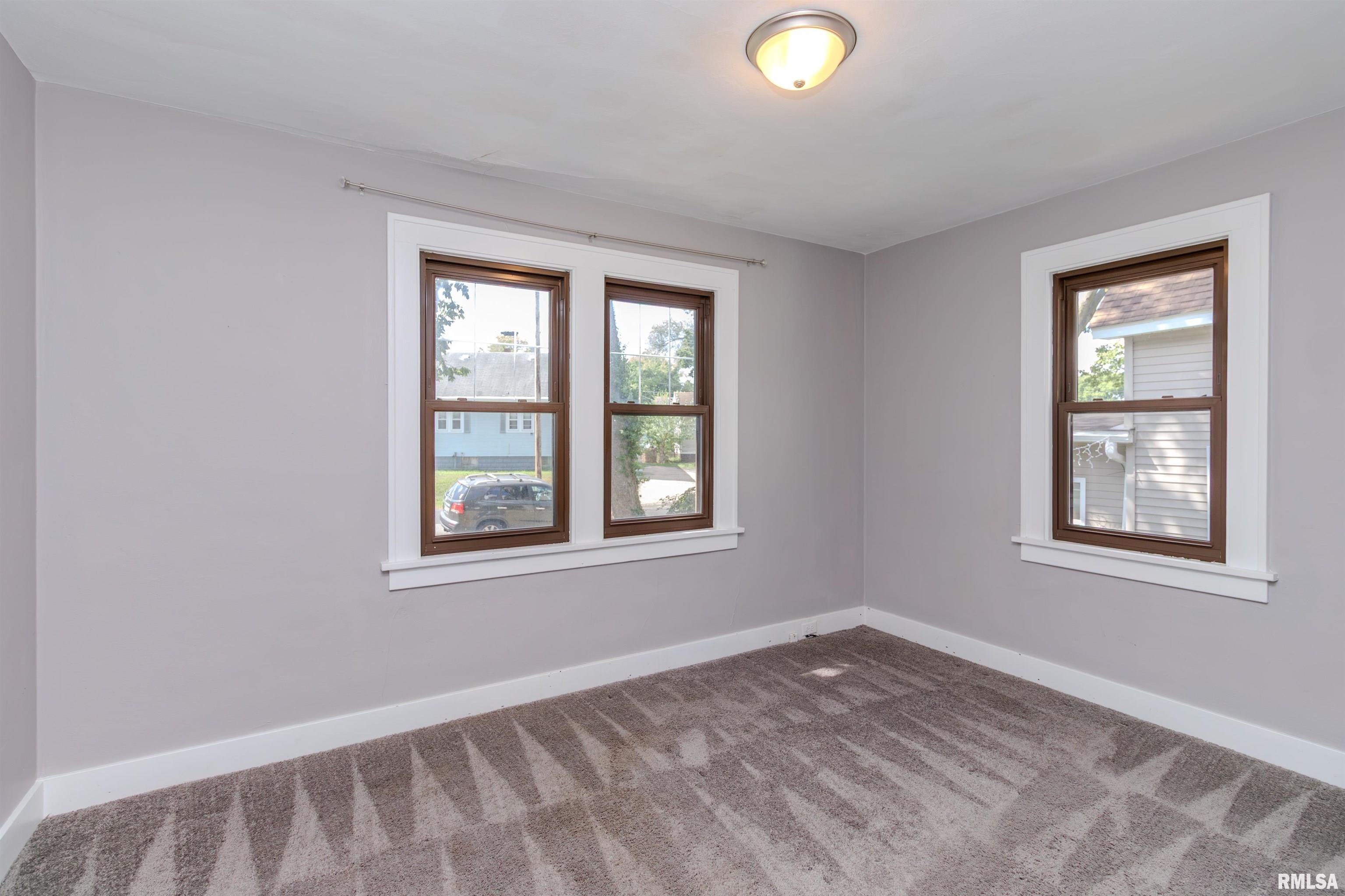 329 Willow Street Pekin, IL 61554 - Photo 17 of 40