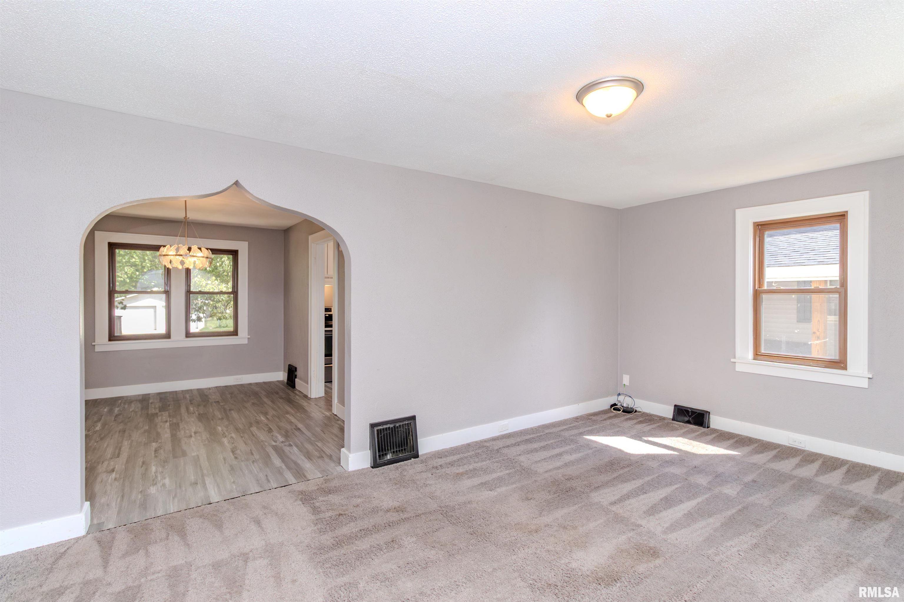 329 Willow Street Pekin, IL 61554 - Photo 22 of 40