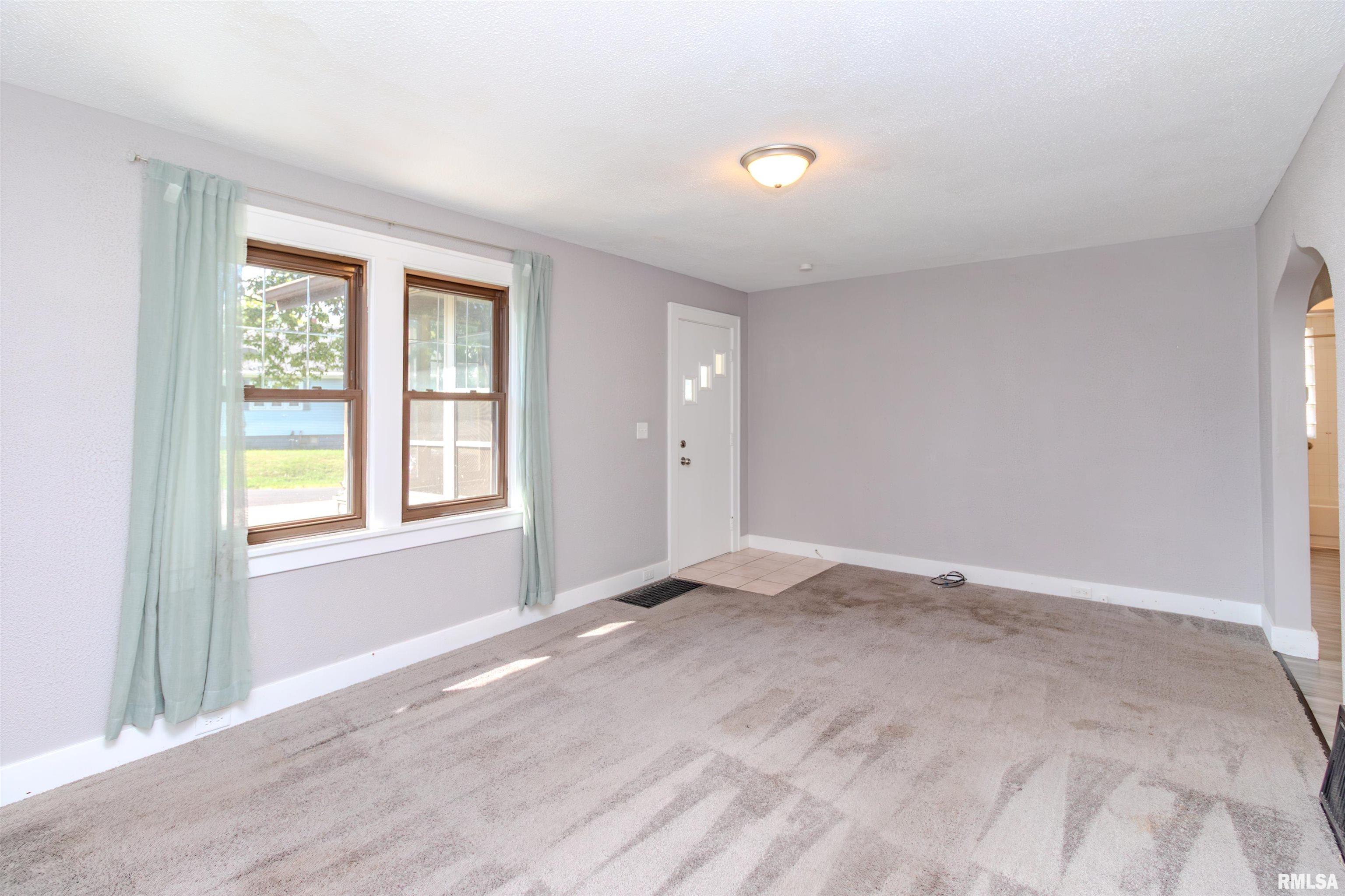 329 Willow Street Pekin, IL 61554 - Photo 24 of 40