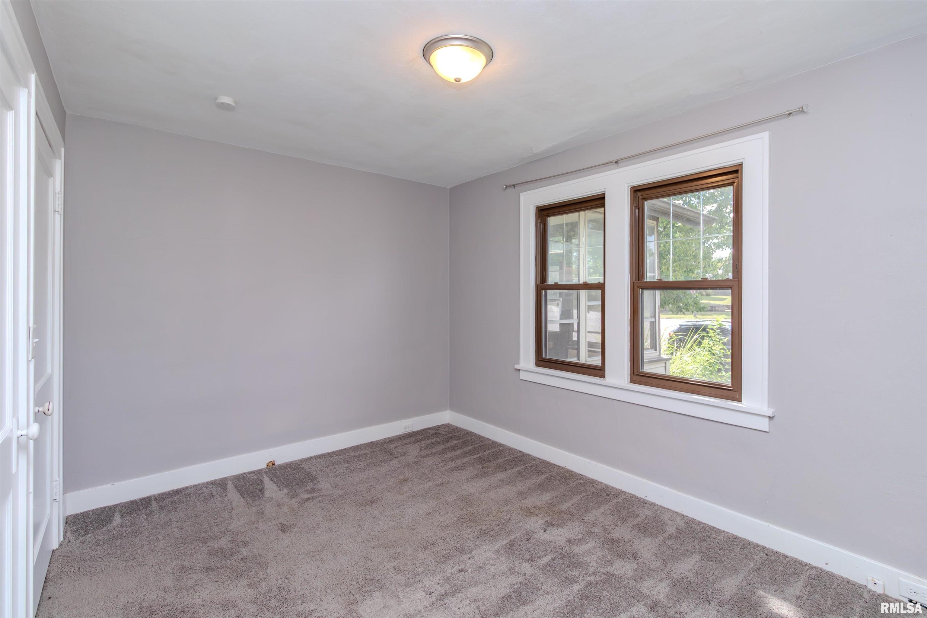 329 Willow Street Pekin, IL 61554 - Photo 27 of 40