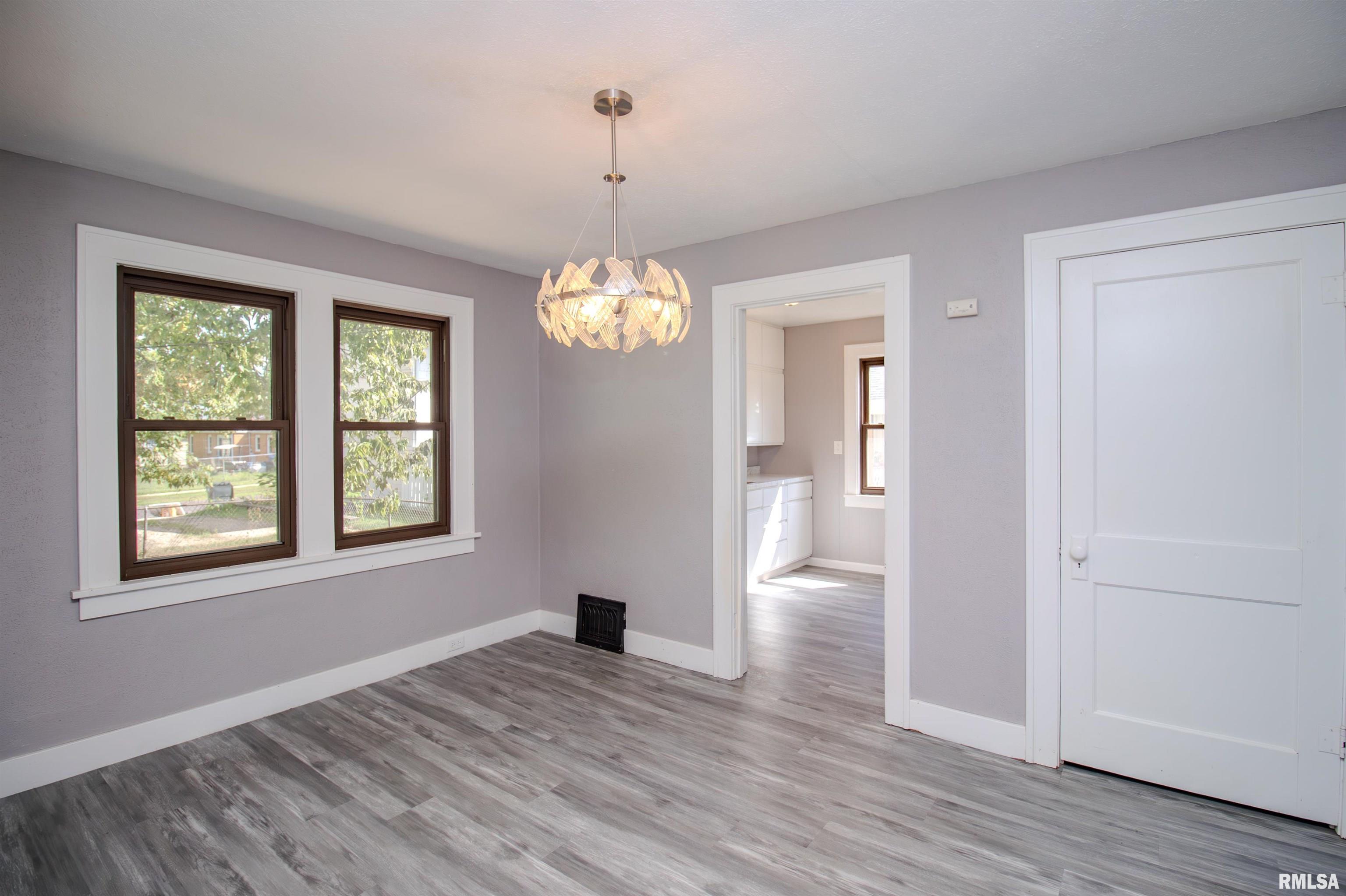 329 Willow Street Pekin, IL 61554 - Photo 28 of 40