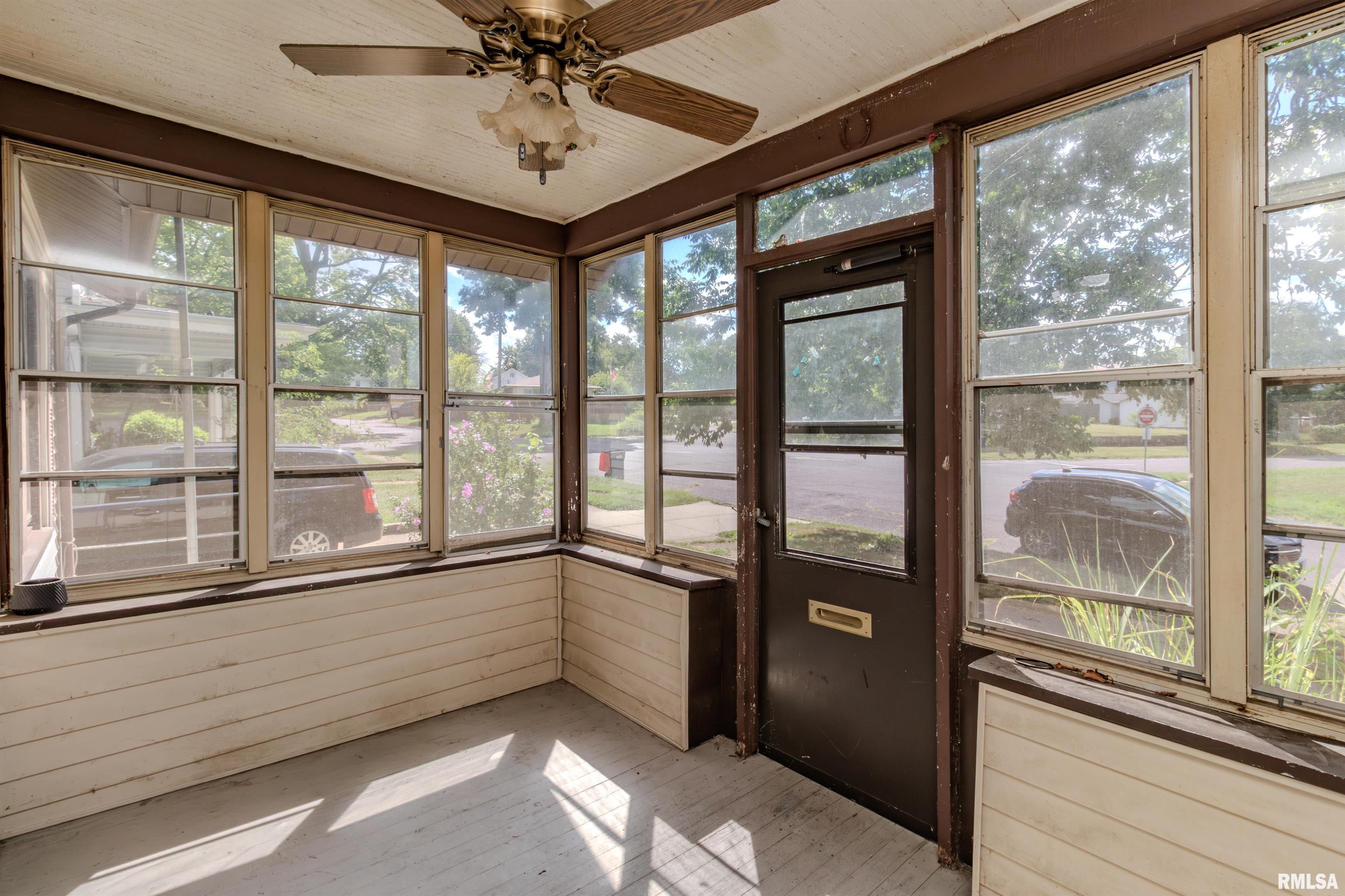 329 Willow Street Pekin, IL 61554 - Photo 30 of 40