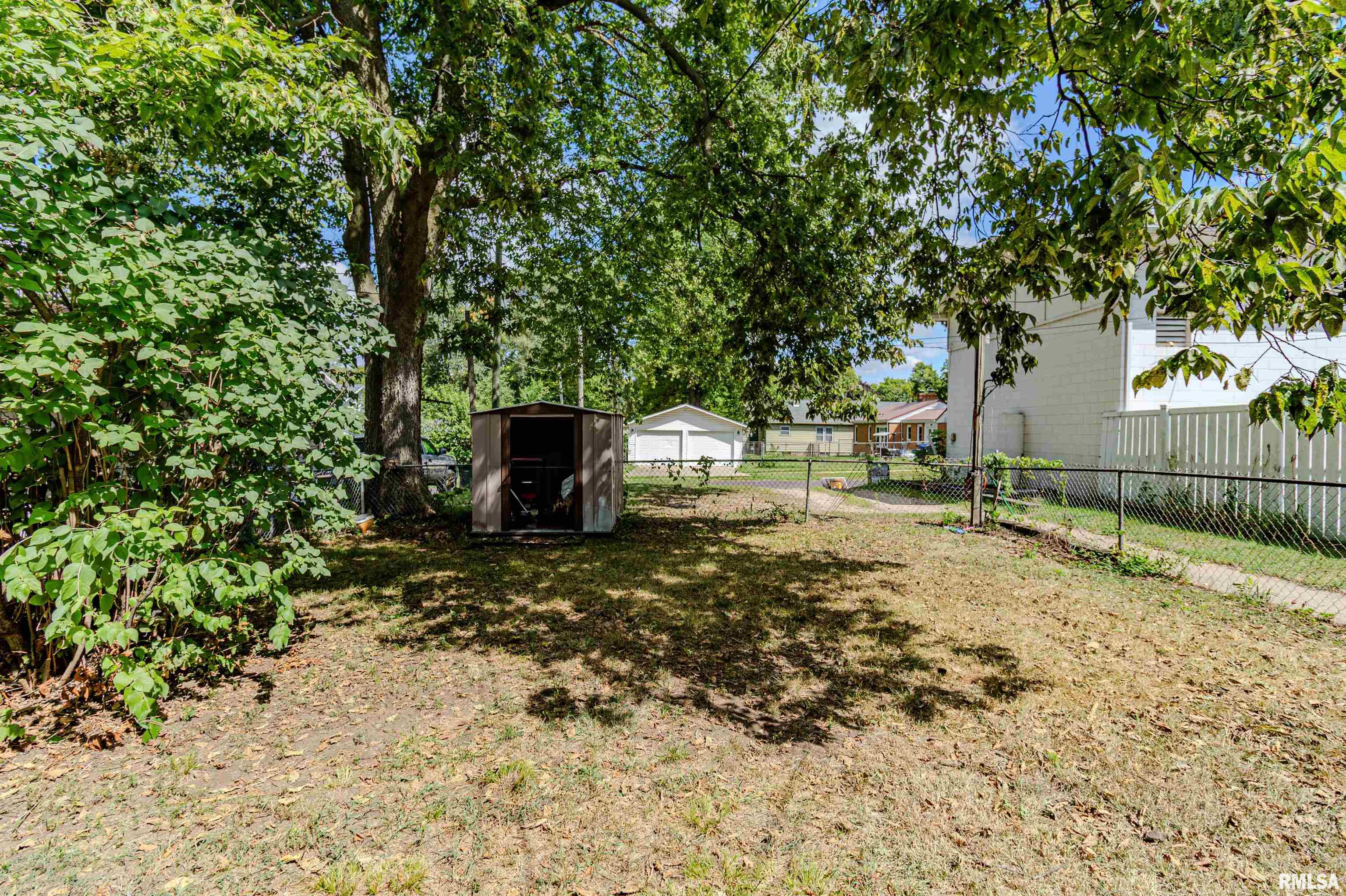 329 Willow Street Pekin, IL 61554 - Photo 36 of 40