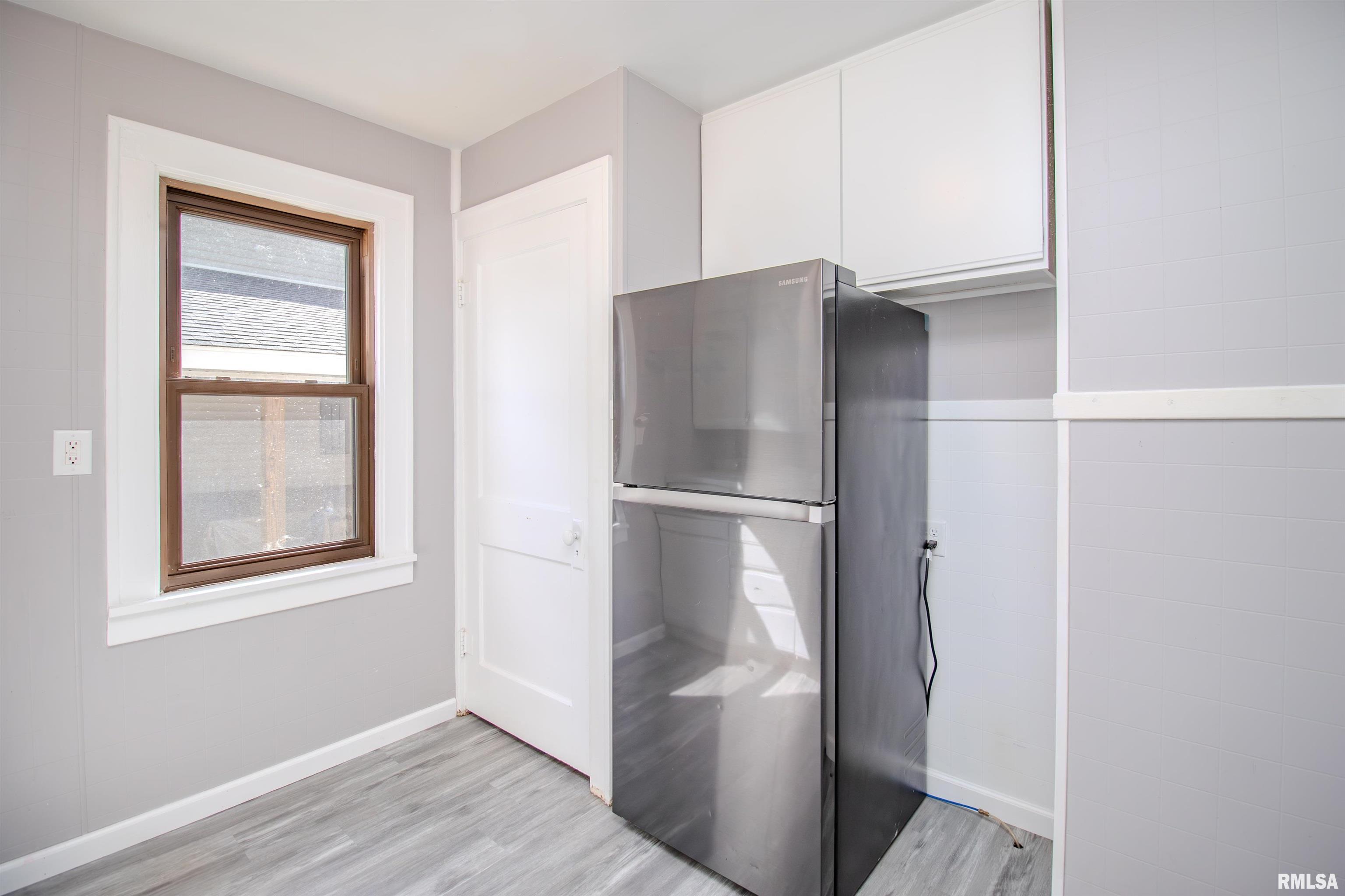 329 Willow Street Pekin, IL 61554 - Photo 5 of 40