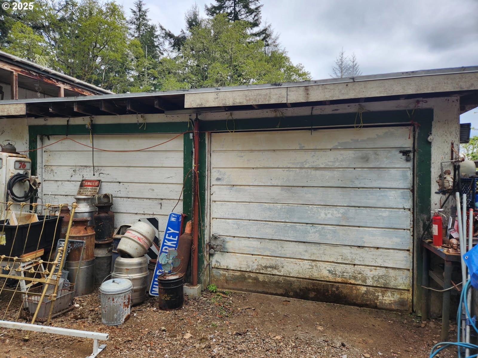 28387 Rainbow Valley Road Eugene, OR 97402 - Photo 3 of 9 a view of storage and utility room