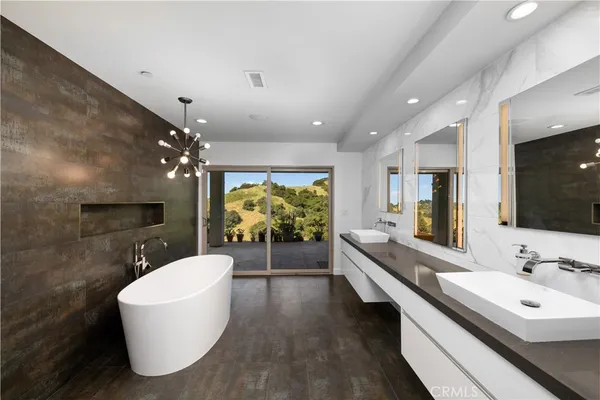 $1,790,000 | 2637 North Mountain Avenue, Claremont, CA 91711
