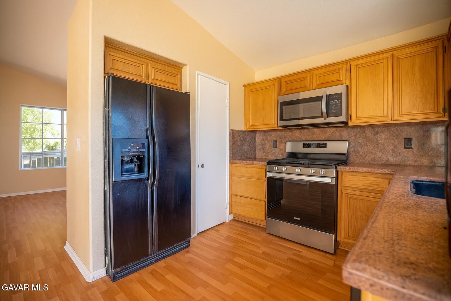 36641 Sulphur Springs Road Palmdale, CA 93552 - Photo 4 of 14 ChatGPT Image Dec 3, 2025, 11_21_49 AM