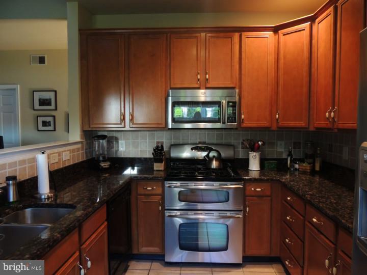58 Brownstone Road East Windsor, NJ 08520 - Photo 4 of 23 Kitchen