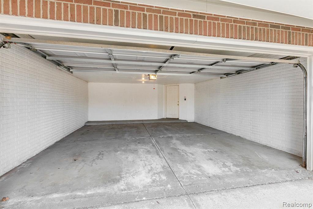 1740 South Maple Road Ann Arbor, MI 48103 - Photo 7 of 34