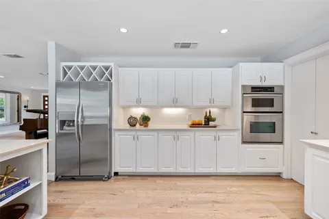 $1,075,000 | 8805 Point W Drive, Austin, TX 78759