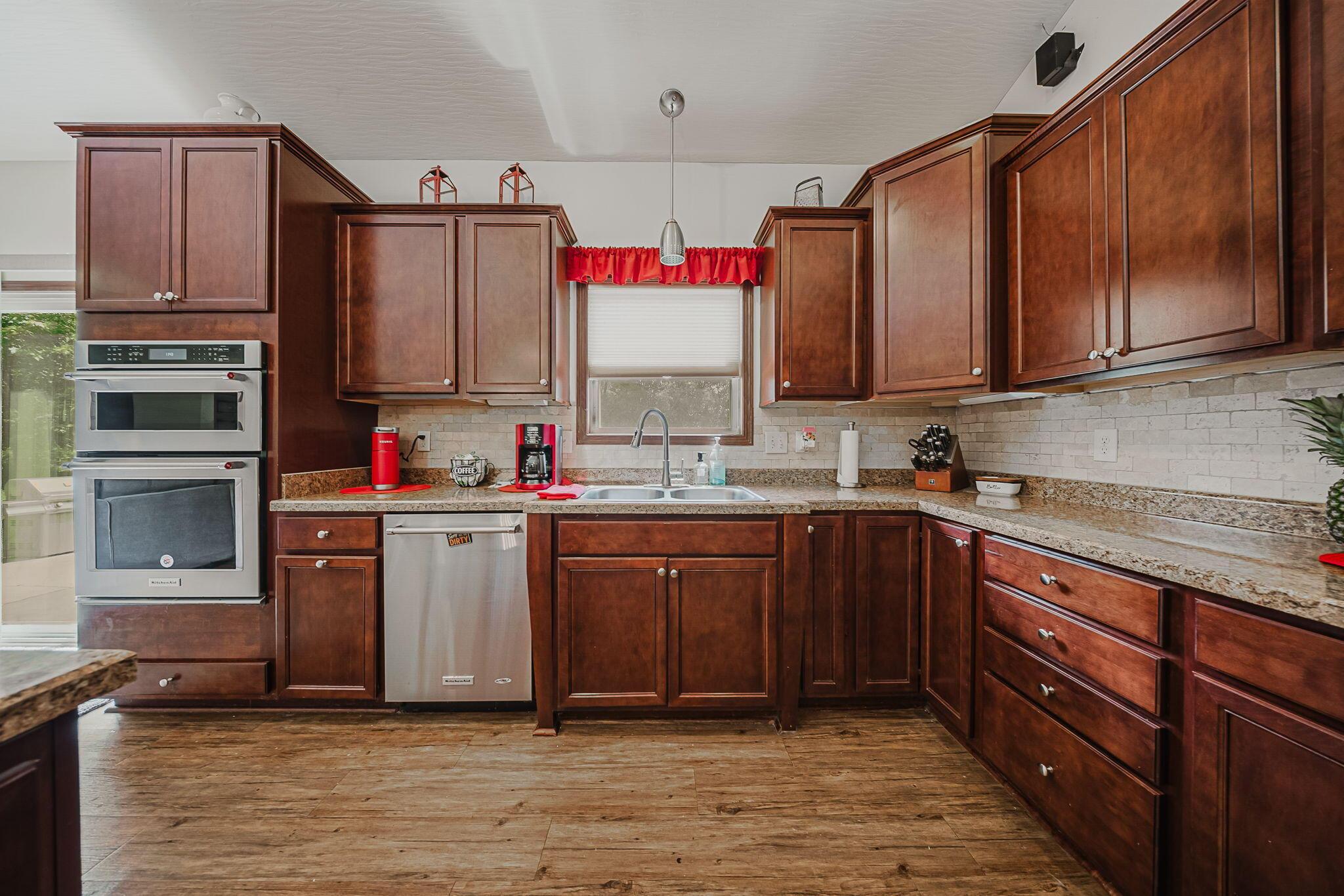 6684 Borror Road Grove City, OH 43123 - Photo 33 of 118 Microwave/Oven