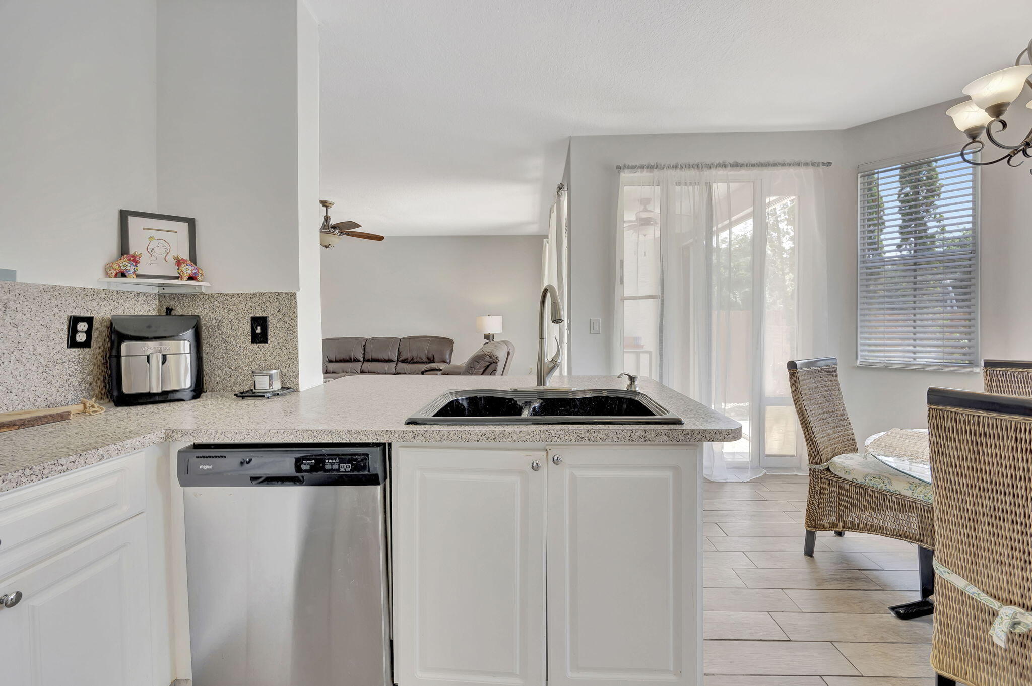 13838 Southwest 41st Terrace Miami, FL 33175 - Photo 13 of 68 Kitchen