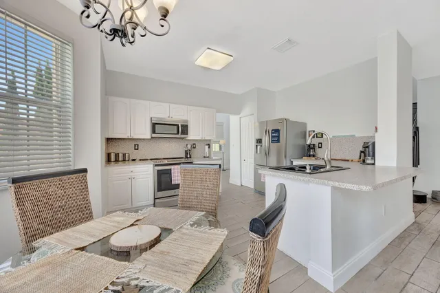 $860,000 | 13838 Southwest 41st Terrace, Miami, FL 33175