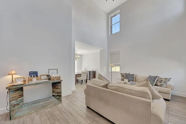 $860,000 | 13838 Southwest 41st Terrace, Miami, FL 33175