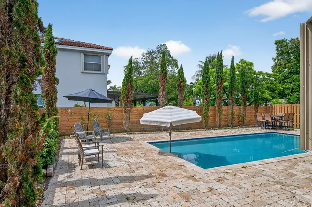 $860,000 | 13838 Southwest 41st Terrace, Miami, FL 33175