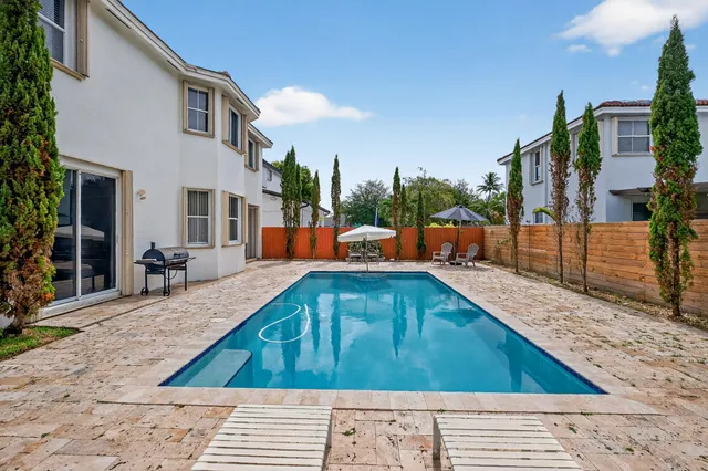 $860,000 | 13838 Southwest 41st Terrace, Miami, FL 33175