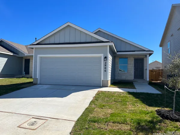 $1,525 | 2906 Millikan Drive, Converse, TX 78109