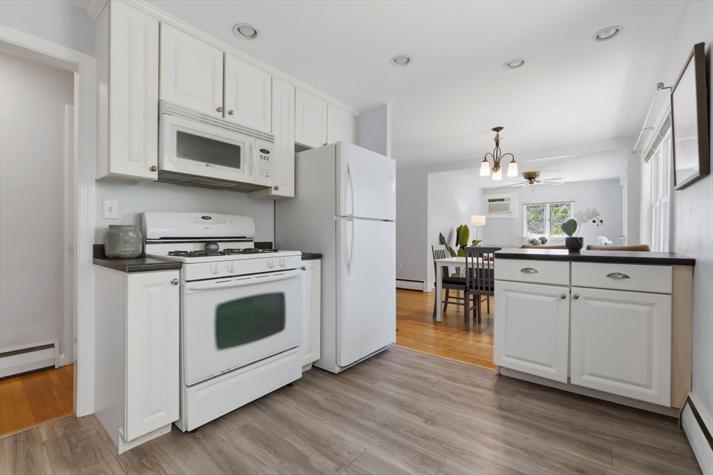 542 Trapelo Road Waltham, MA 02452 - Photo 9 of 42