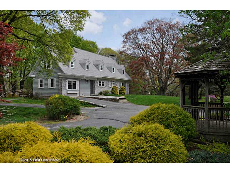 225 Middle Road East Greenwich, RI 02818 - Photo 1 of 25 Exterior Front.