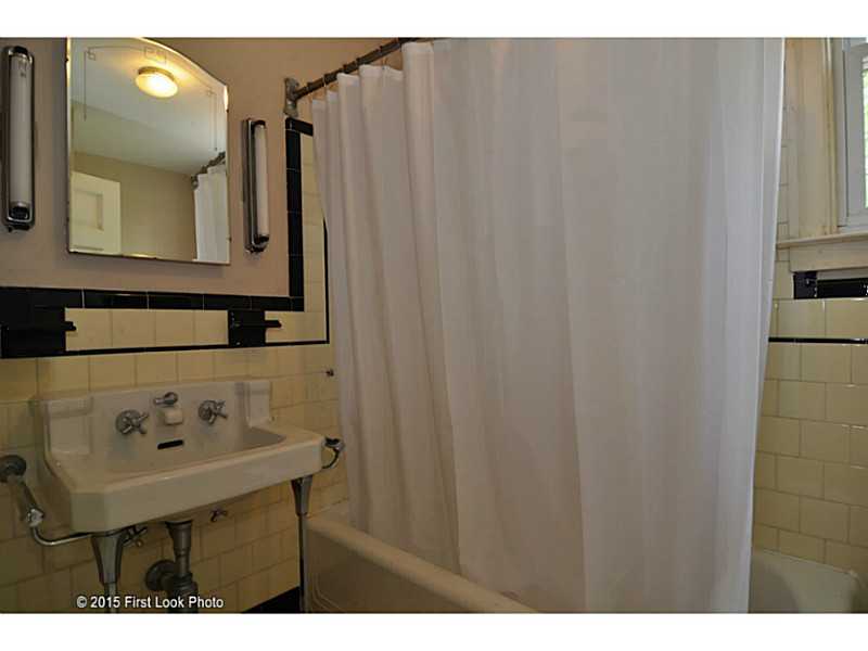 225 Middle Road East Greenwich, RI 02818 - Photo 18 of 25 Bathroom.