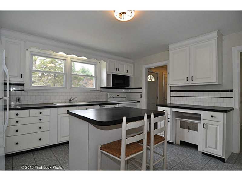 225 Middle Road East Greenwich, RI 02818 - Photo 8 of 25 Kitchen.