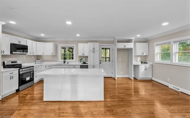 $380,000 | 3555 Cherry Lane, Greensboro, NC 27405